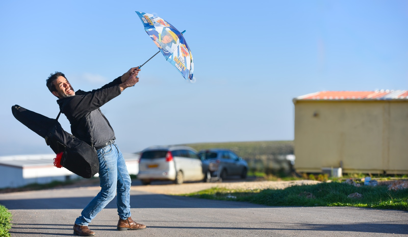 נזהר שהצחוק לא יבוא על חשבון מישהו אחר. אשר בן אבו. צילום: ניצי אילן