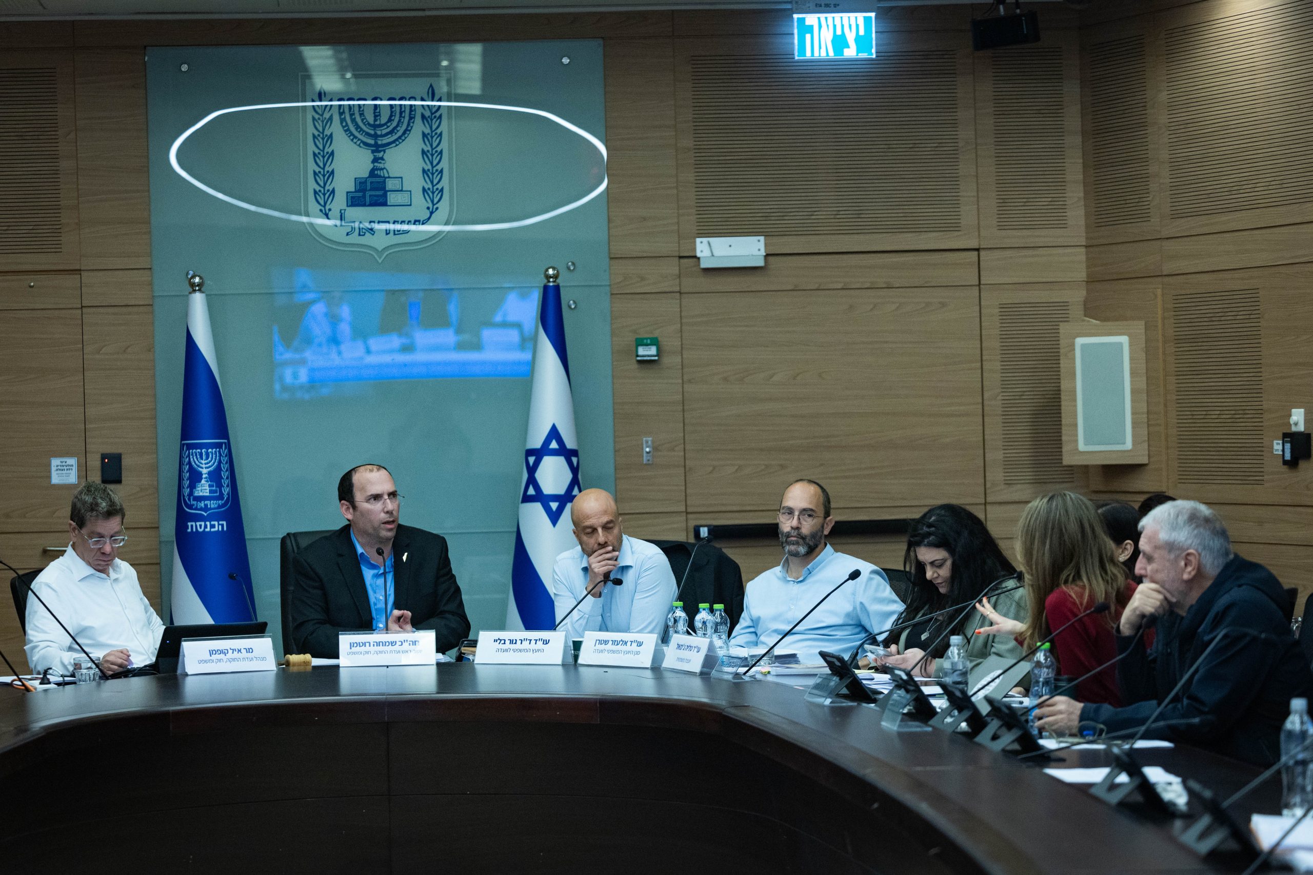 החוק נועד לקרב את ישראל למדינות המתוקנות בעולם. דיוני ועדת החוקה השבוע על חוק פיצול תפקיד היועמ"ש. צילום: יונתן סינדל, פלאש 90