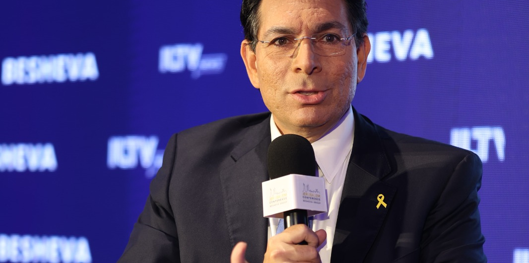 "היינו קרובים לפריצת דרך משמעותית עם סעודיה ערב 7 באוקטובר, המלחמה החזירה אותנו אחורה". דני דנון. צילום: עקיבא שיינברג
