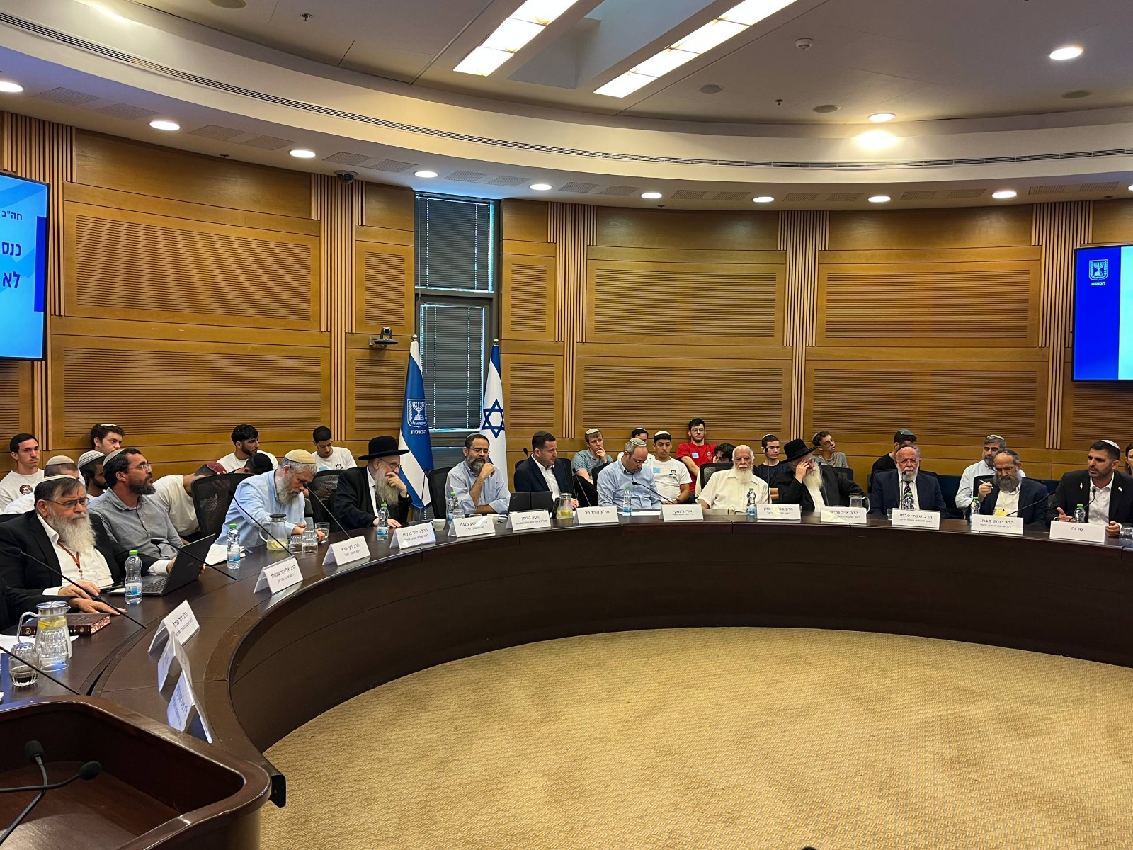 הדיון בכנסת ביוזמת ח"כ אוהד טל על הפיילוט לשילוב נשים בשריון המתמרן