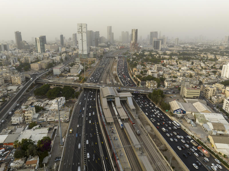 פקק בנתיבי איילון. קרדיט צילום מתניה טויסיג, פלאש90
