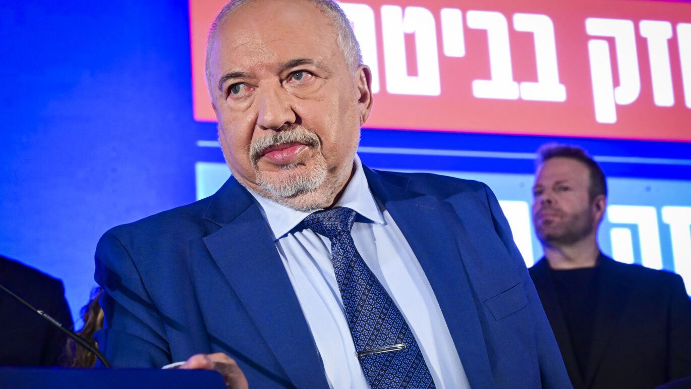 יצטרך להכריע בין בחירות חוזרות ובין שבירת ההבטחה "לא ביבי ולא טיבי". אביגדור ליברמן. צילום: אבשלום ששוני, פלאש 90