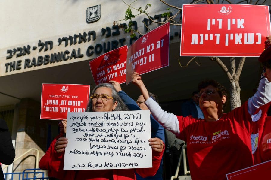 הפגנה נגד הרבנות בתל אביב. צילום: תומר נאומבורג, פלאש 90