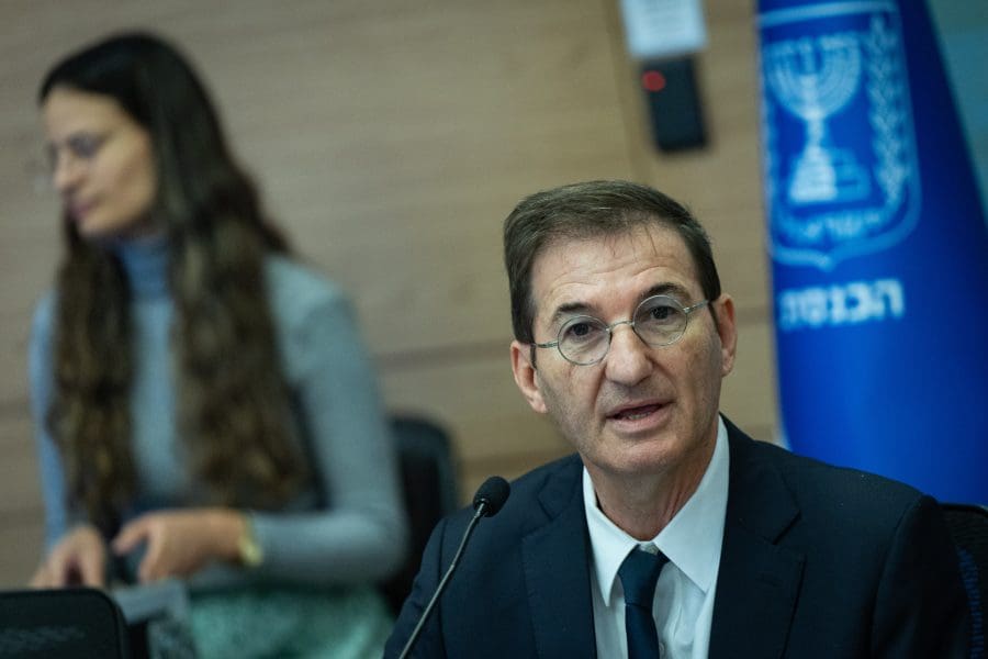 לאחר חודשים של עבודה, חוק הגיוס יגיע לועדה בשבוע הבא. יו"ר ועדת חו"ב, ח"כ בועז ביסמוט. צילום: יונתן סינדל, פלאש 90