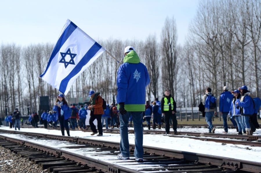 משלחת ישראלית ב'מצעד החיים' במחנה אושויץ. צילום: יוסי זליגר, פלאש 90