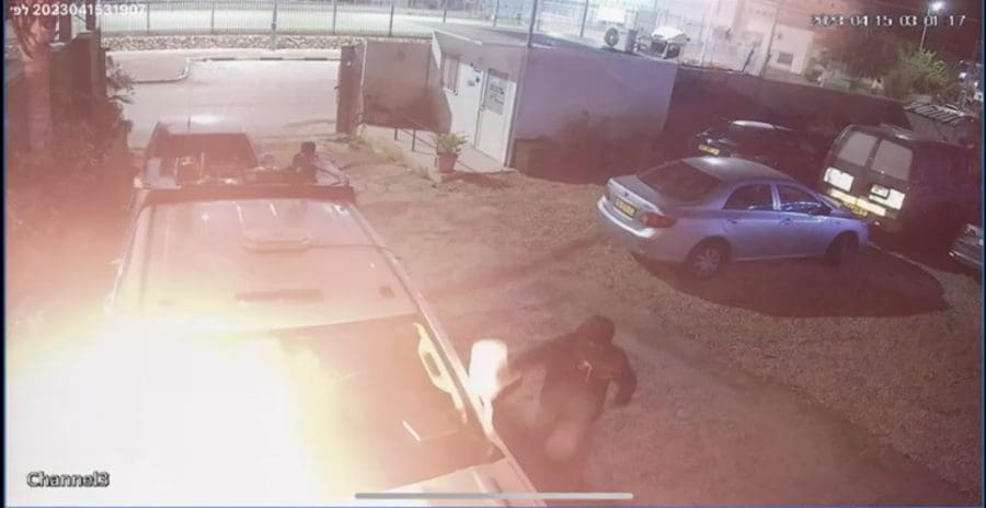 פרוטקשן בשידור חי ממצלמות האבטחה. העסק המשפחתי של יריב בן עמי